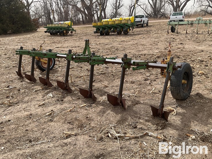 john-deere-7-image-5