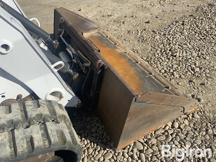2008-bobcat-t320-image-18
