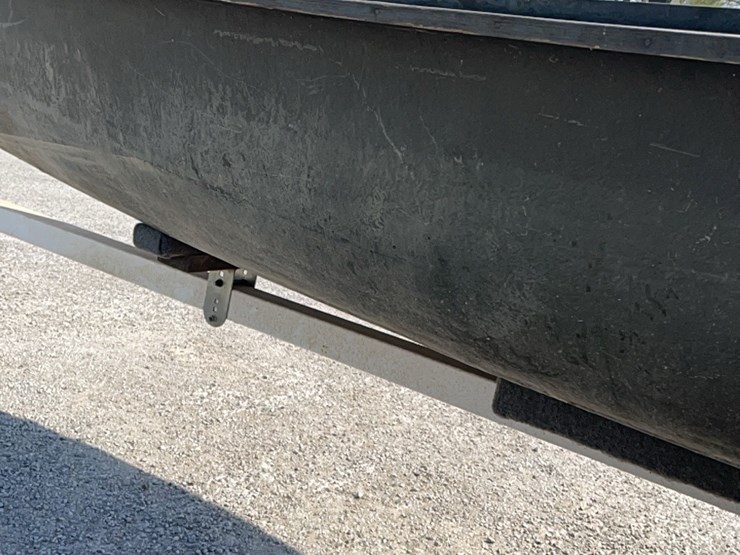 rare-super-nice-wood-reelfoot-lake-calhouns--stump-jumper-boat-with-original-seats-with-trailer-image-27