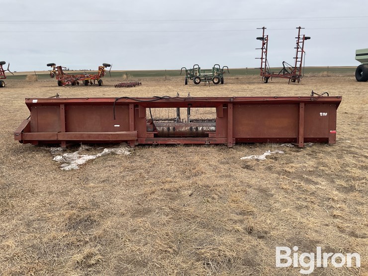 international-810-image-6