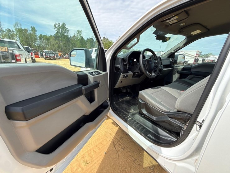 2017-ford-f150-xl-image-15