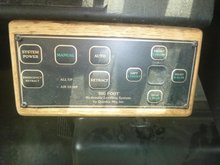 2005-freightliner-mt55-image-31