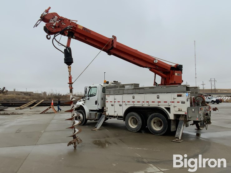 2015-freightliner-m2-106-image-7