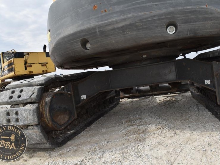 2019-volvo-ecr88d-image-39