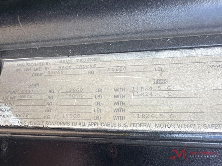 2001-mack-ch613-image-43