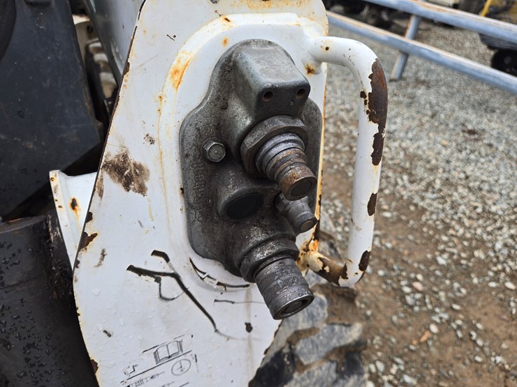 2017-bobcat-s570-image-16