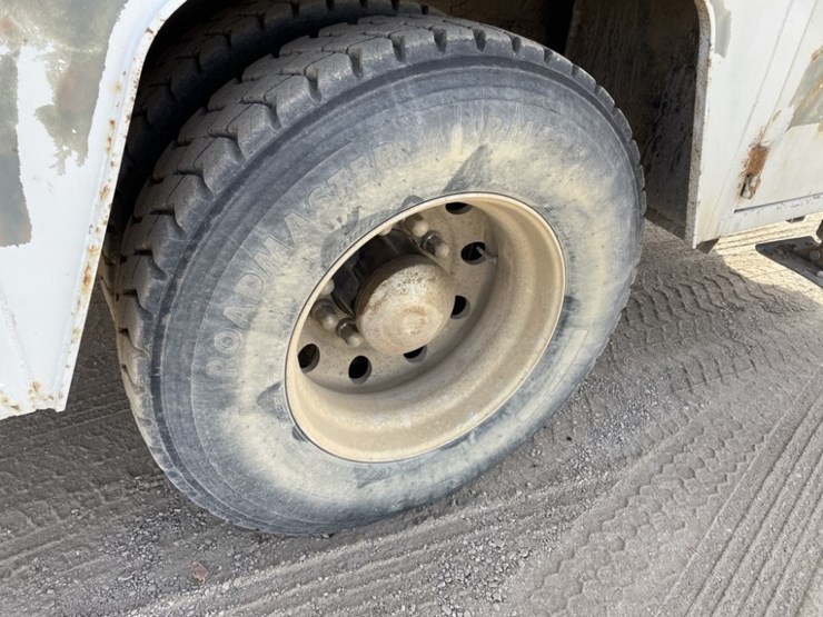 2006-kenworth-t300-image-10