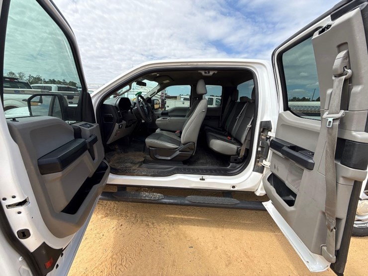 2018-ford-f150-xl-image-10