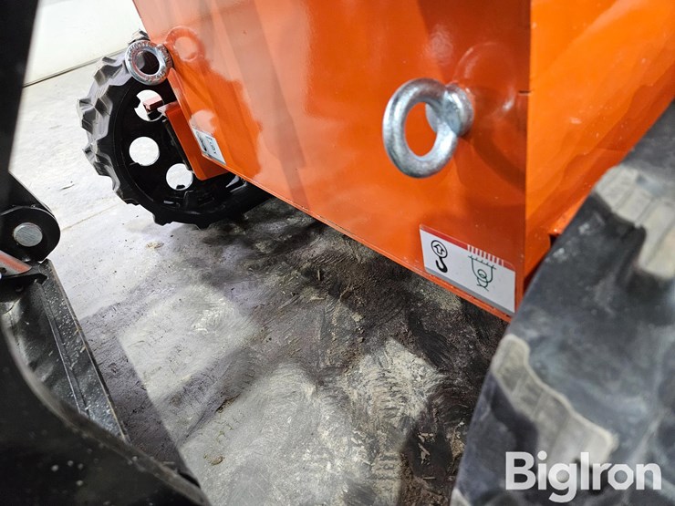 2025-massey-ferguson-730-image-14