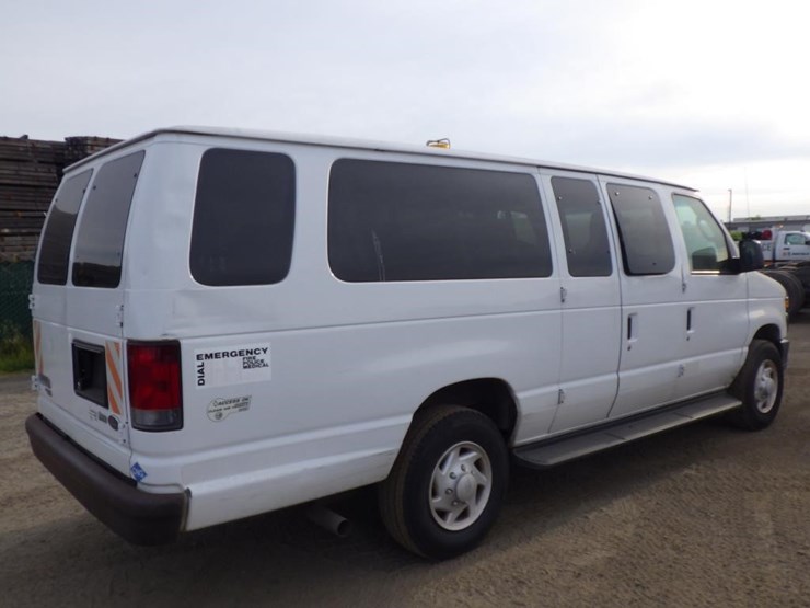 2009-ford-econoline-350-image-3