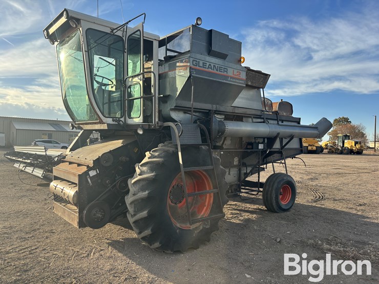 1977-gleaner-l2-image-1