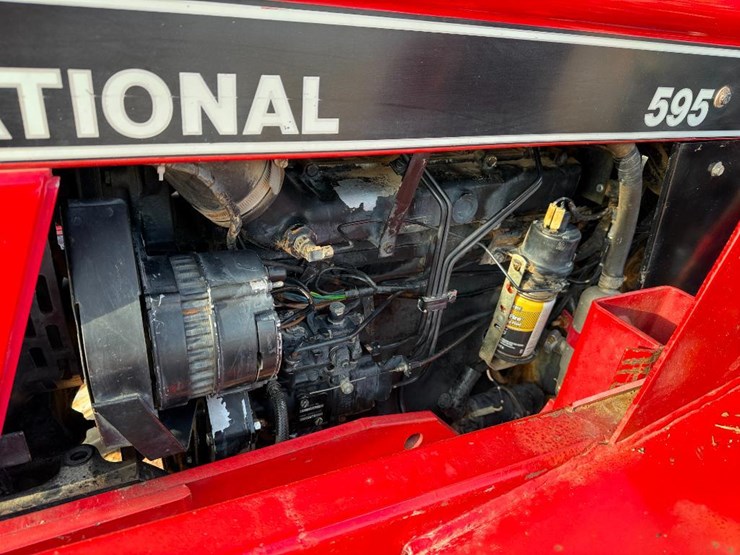 1985-case-ih-2250-image-37