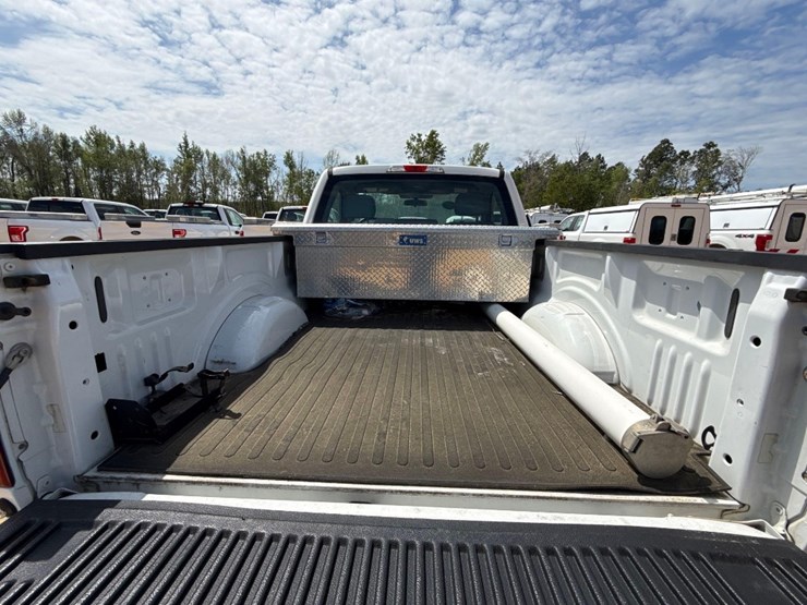 2015-ford-f150-xl-image-6