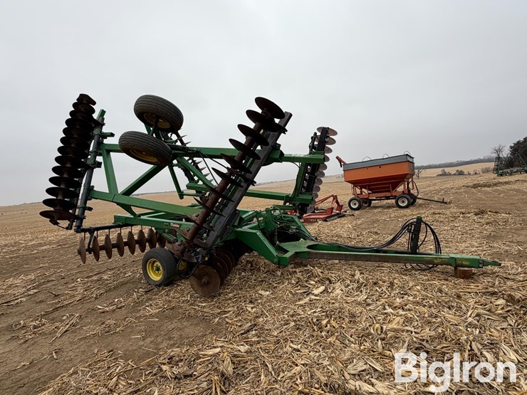 john-deere-630-image-4