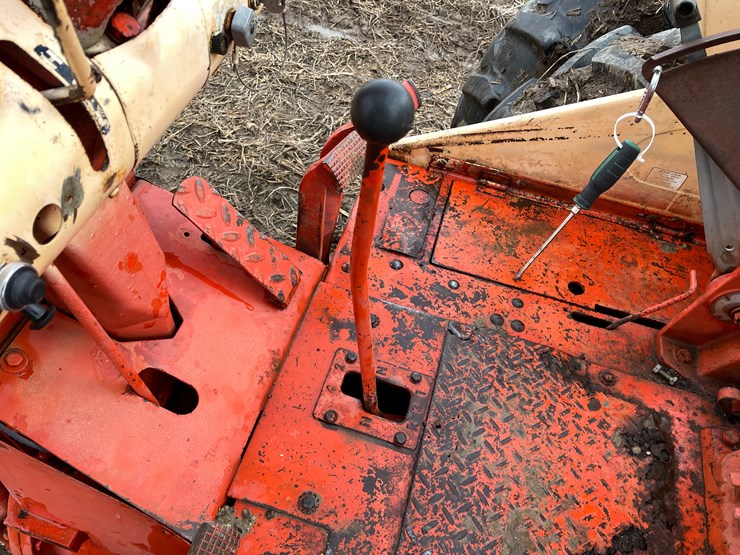 #105-•-case-1030-comfort-king-diesel-tractor-with-duals-image-27