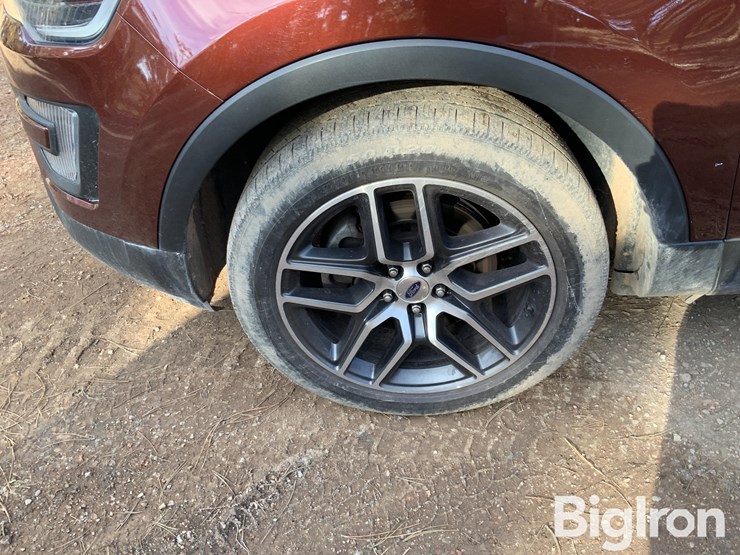 2016-ford-explorer-image-17