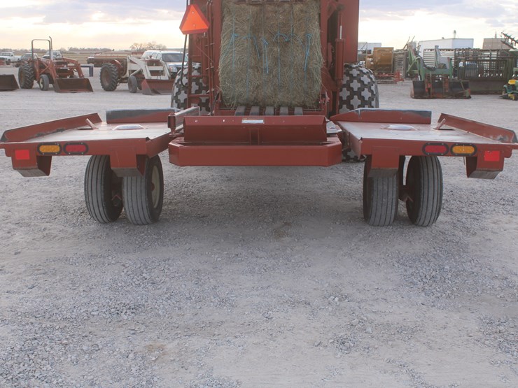 hesston-4910-image-4