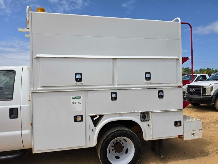 2015-ford-f550-image-6