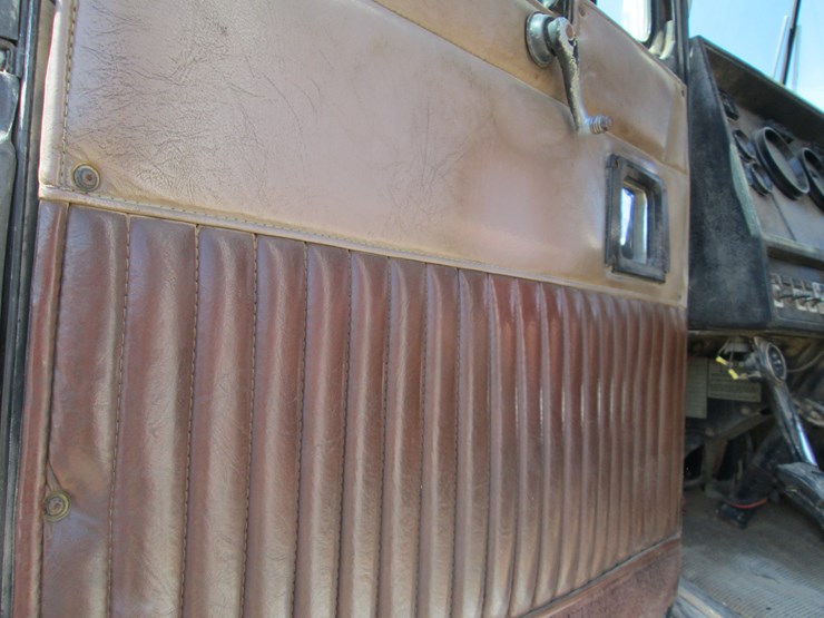 1997-kenworth-t800-image-31