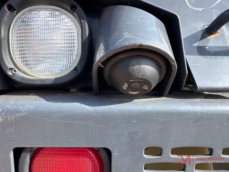 2023-deere-325g-image-11