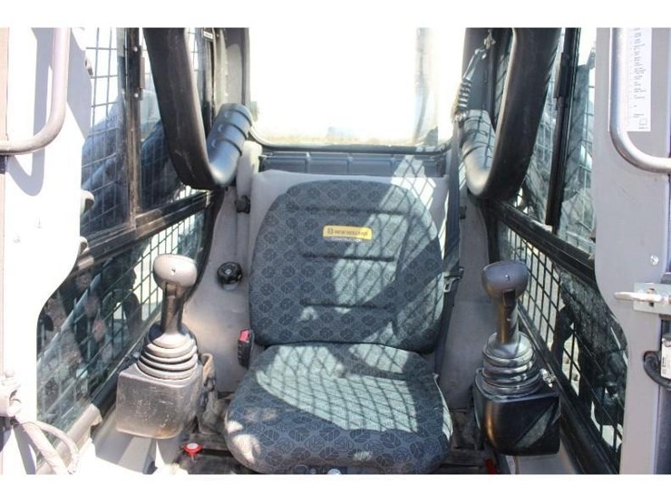 2021-new-holland-c332-image-10