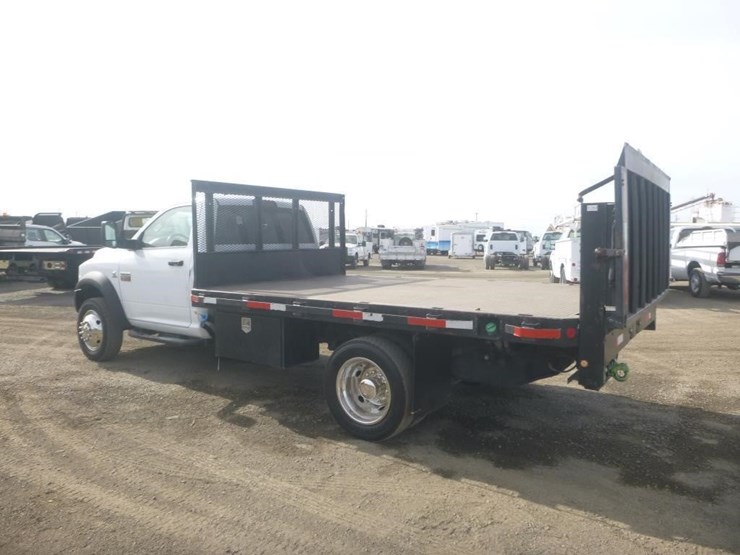 2012-dodge-ram-5500-image-4