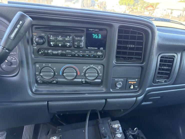 2002-chevrolet-silverado-1500-ls-image-16