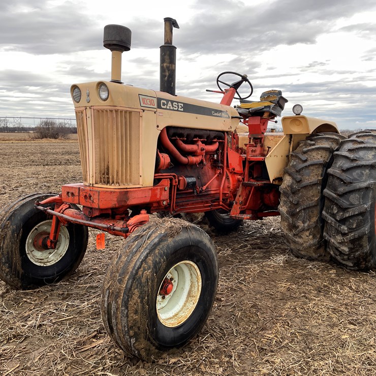 #105 • Case 1030 Comfort King Diesel Tractor with Duals