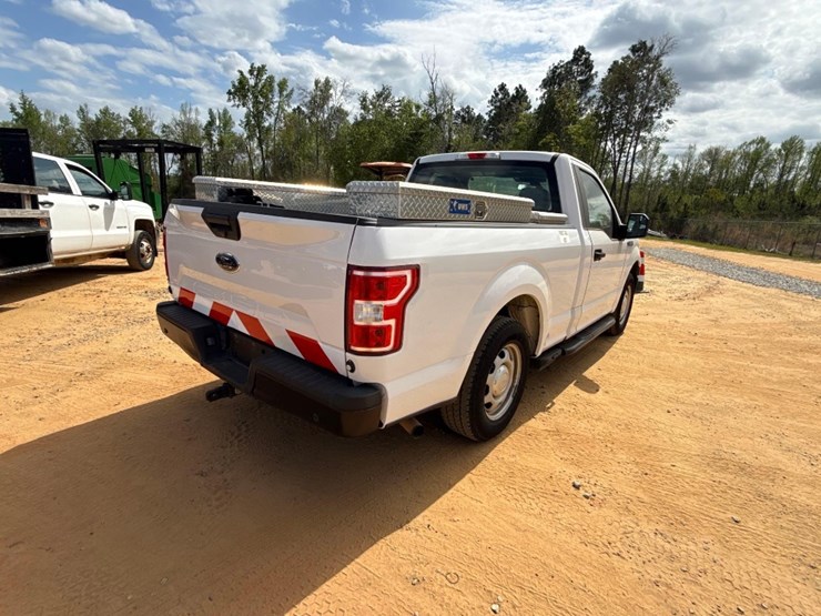 2019-ford-f150-xl-image-3