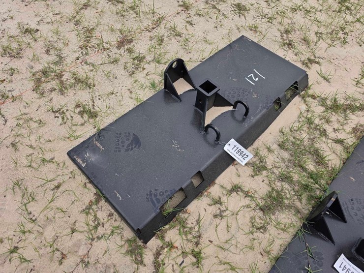 --skid-steer-receiver-hitch-image-2