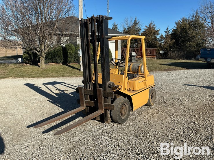 datsun-forklift-image-1
