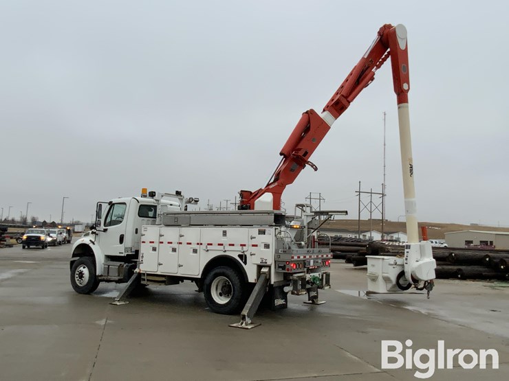 2012-freightliner-m2-106-image-7