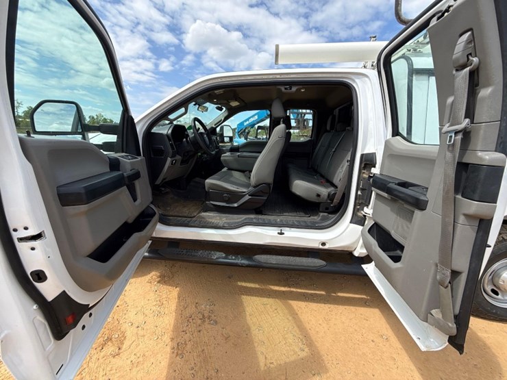 2019-ford-f250-xl-image-13
