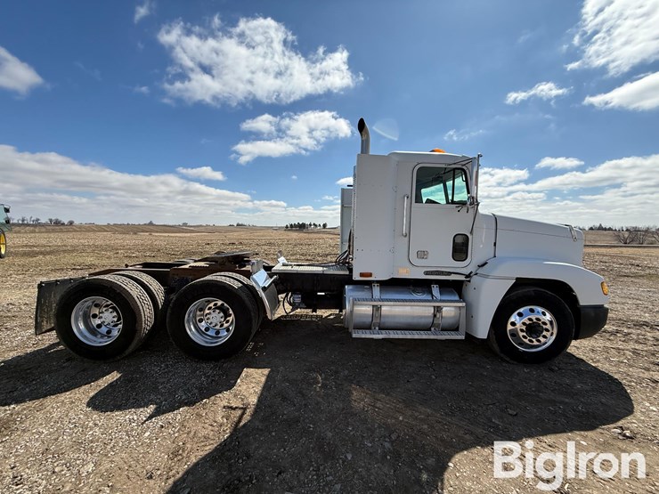 1995-freightliner-fld120-image-4