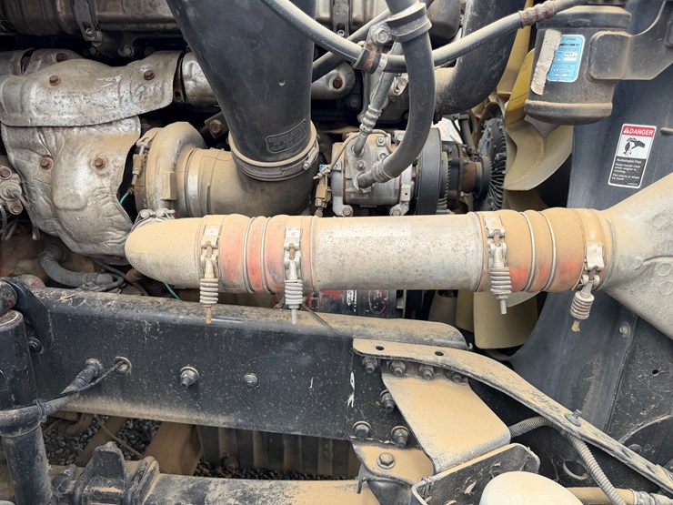 2018-freightliner-122sd-image-66