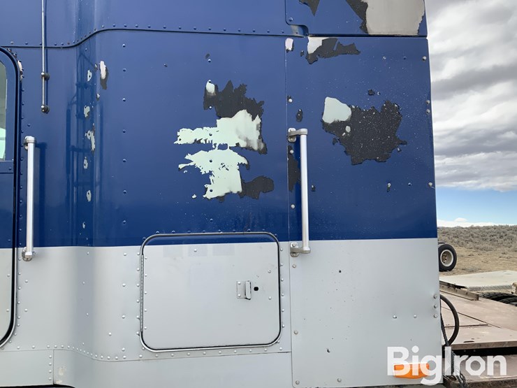 1995-freightliner-fld120-image-18