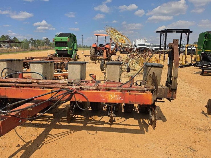 international-800-image-5