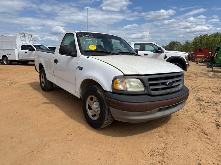 2002-ford-f150-xl-image-1