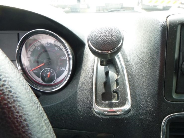 2014-dodge-grand-caravan-image-20