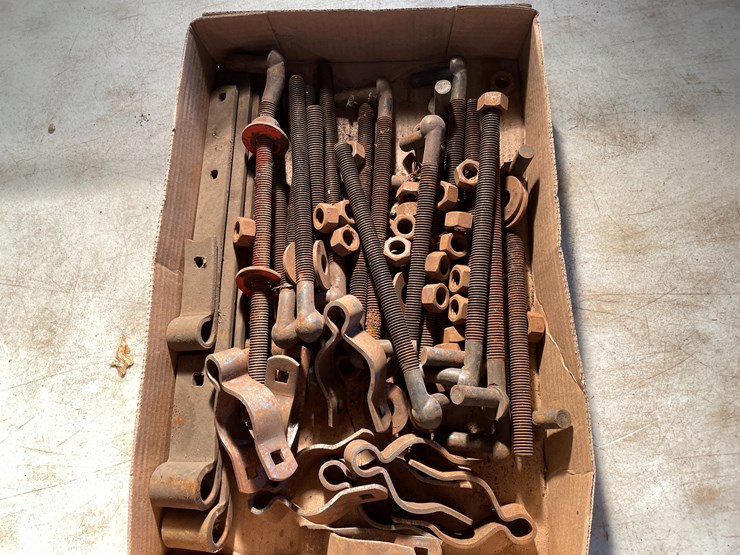 #2546-•-metal-gate-pins-and-hardware-image-2