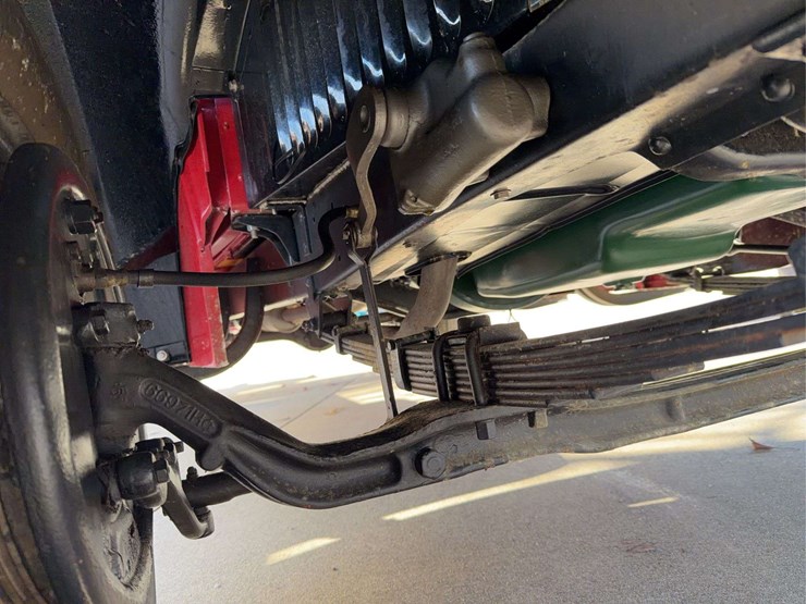 1937-international-d2-panel-truck-image-81