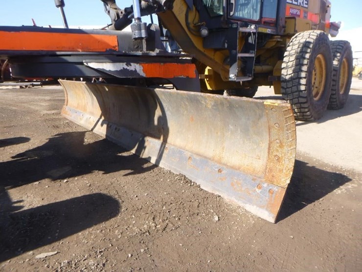 2008-deere-772d-image-23