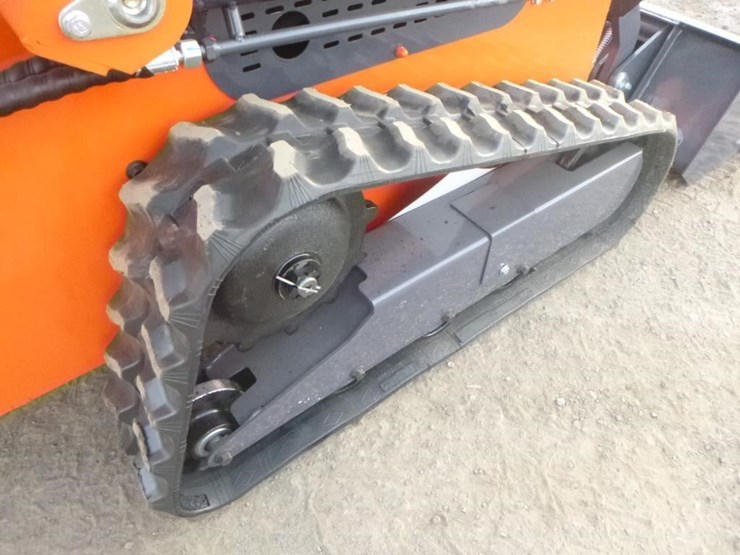 tpm-t460-skid-steer-track-loader-image-19