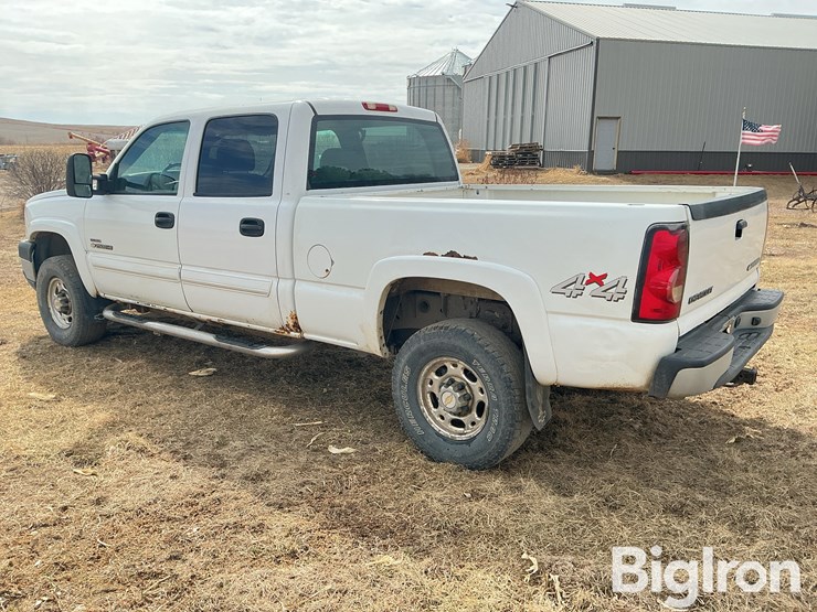 2004-chevrolet-silverado-2500-image-7