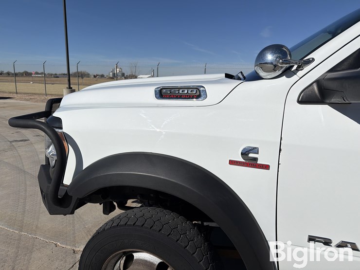 2019-ram-5500-40'-bucket-truck-image-15