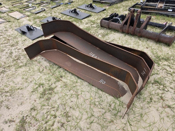 110---(3)-plate-metal-dual-axle-fenders-image-1