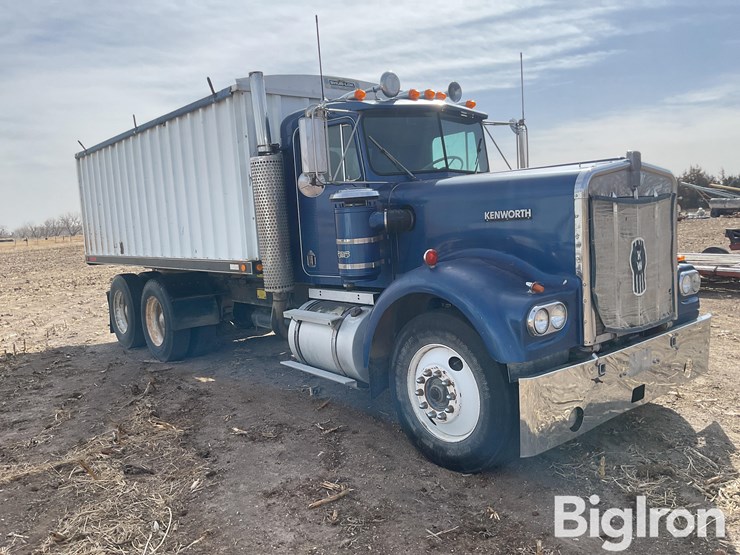 1982-kenworth-w900-image-3