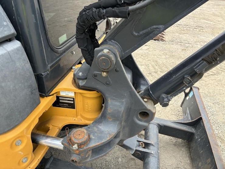 2023-deere-30g-image-16