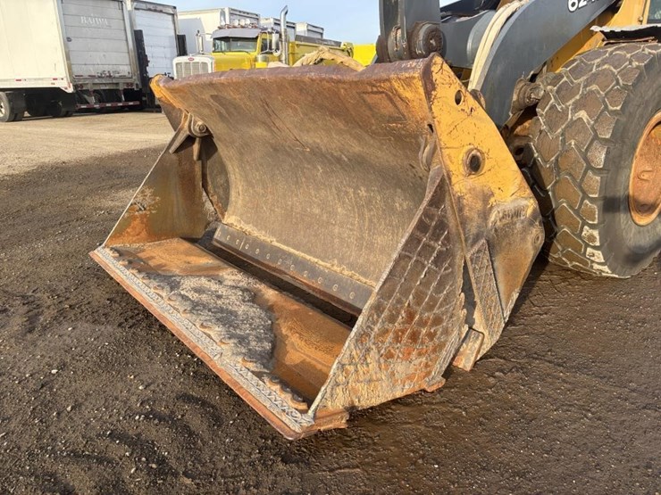 2005-deere-624j-image-10