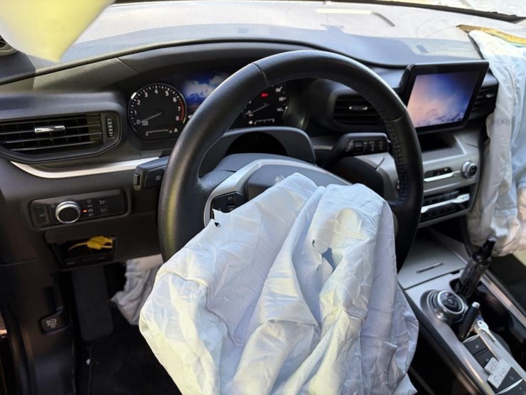 2022-ford-explorer-image-13